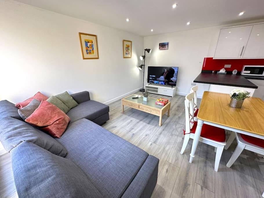 Charming New 2Br Detached House-Central Headington- Wi-Fi, Netflix, Top Location Oxford Esterno foto