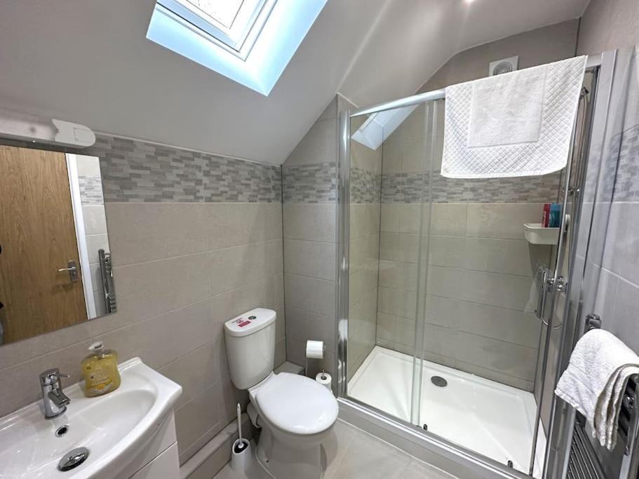 Charming New 2Br Detached House-Central Headington- Wi-Fi, Netflix, Top Location Oxford Esterno foto